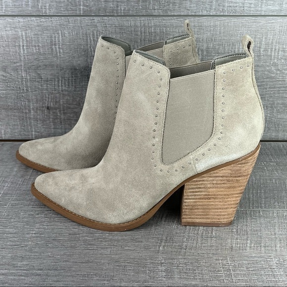 NIB Marc Fisher sz 10 Bellie cream suede ankle booties - Picture 3 of 11